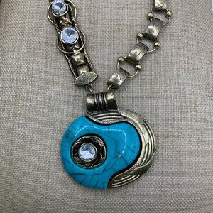 Retro Artisan Style Oversized Faux Turquoise Pendant Mixed Metals Boho Necklace